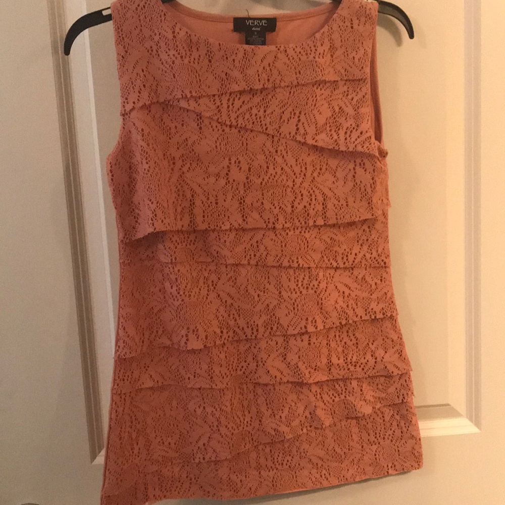 Cute NWT lace layered tank